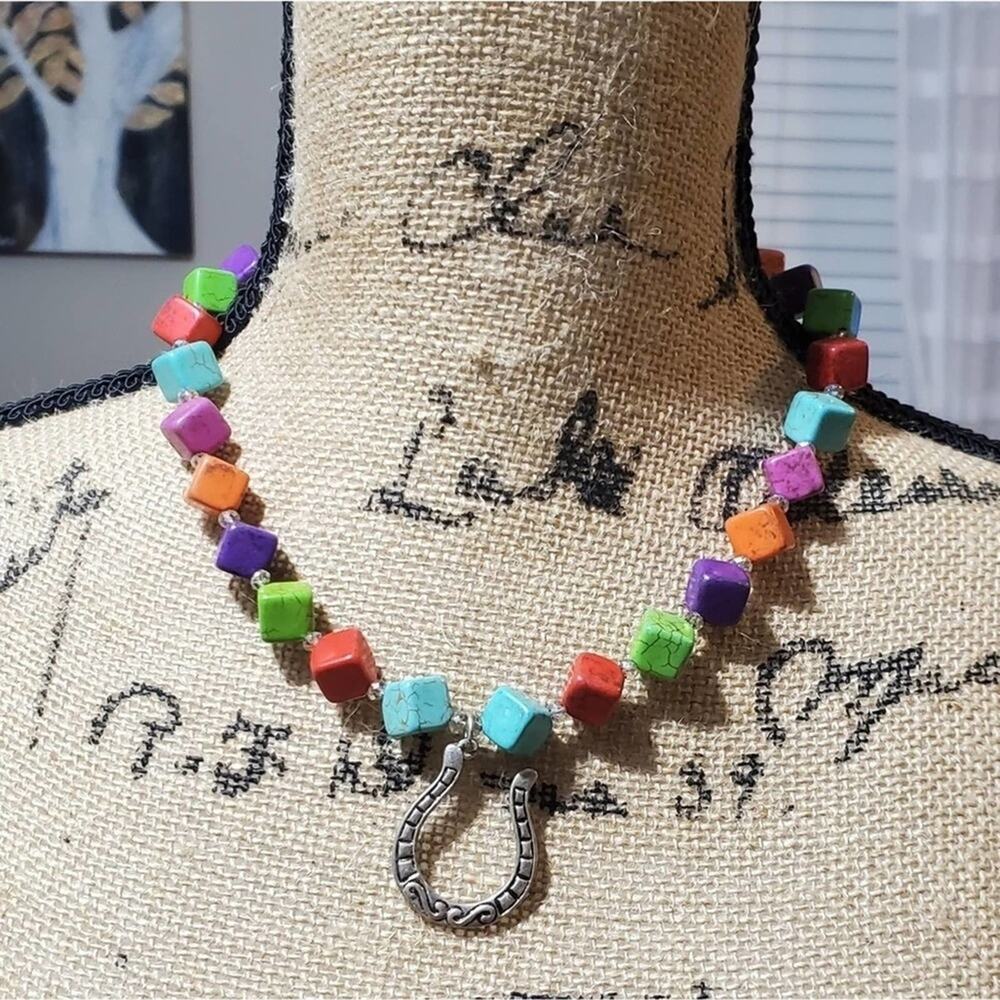 Boutique horseshoe western‎ necklace